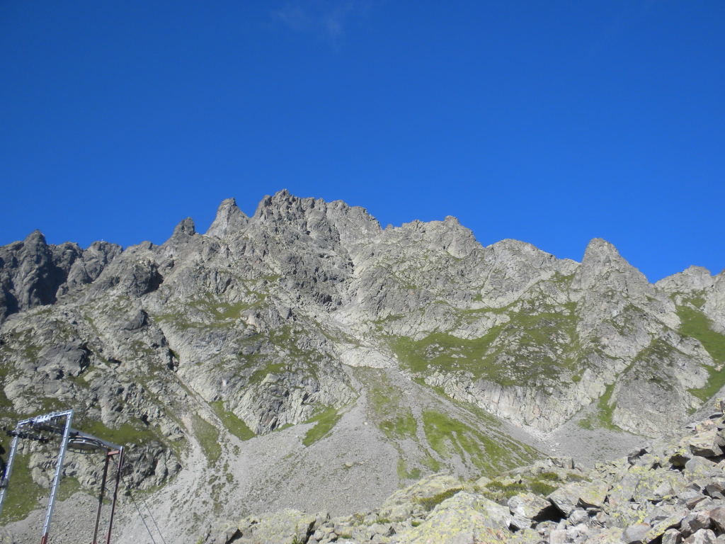 L'arête NE du Luisin vu depuis le sommet des install