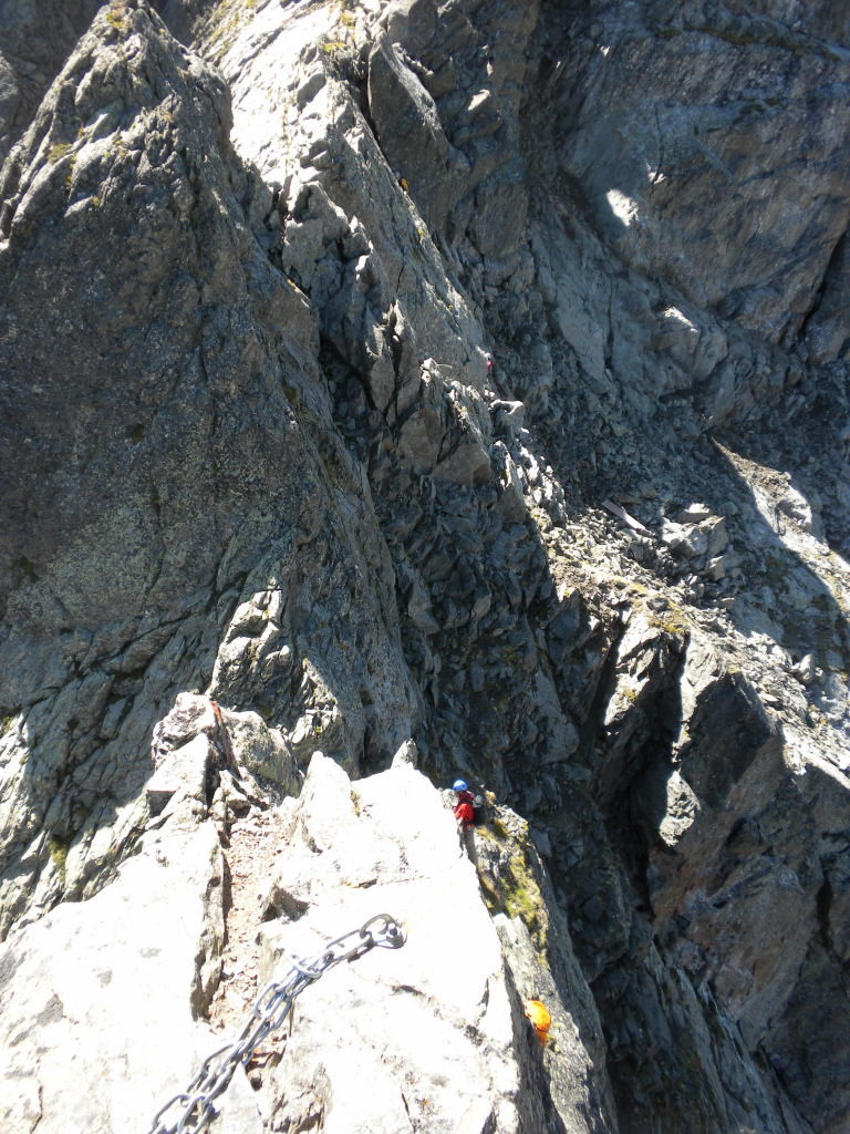 Le passage délicat de l'arête NE du Luisin (descente depuis la chaîne)