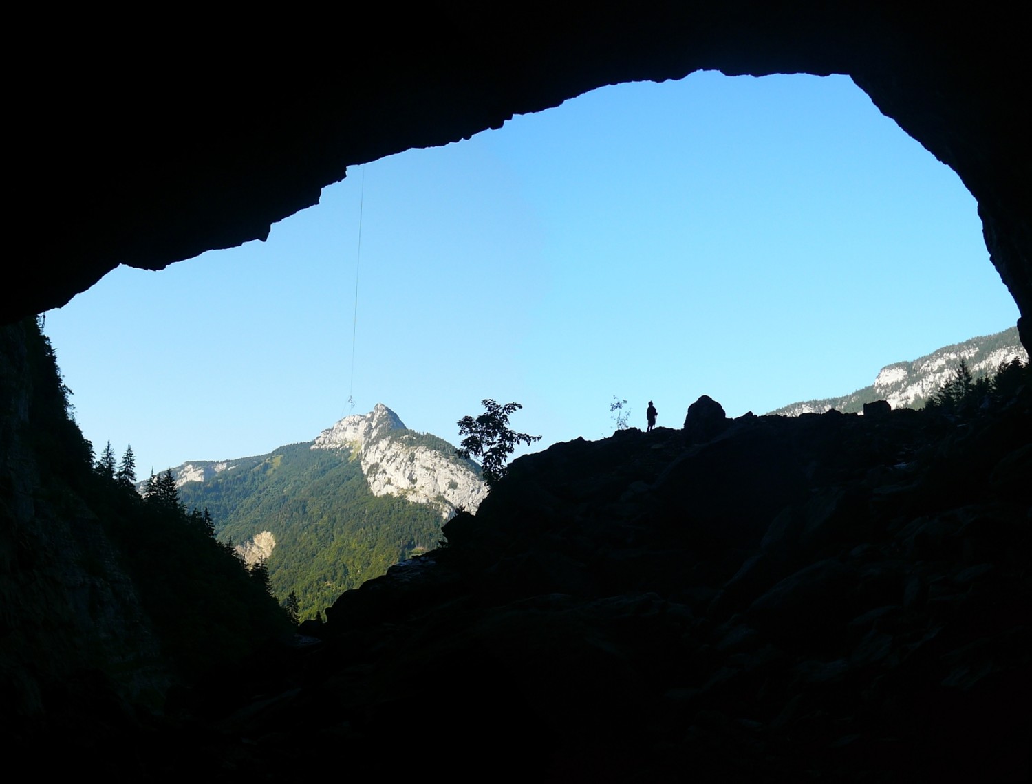Porche d'entrée grotte de la Diau (Parmelan)