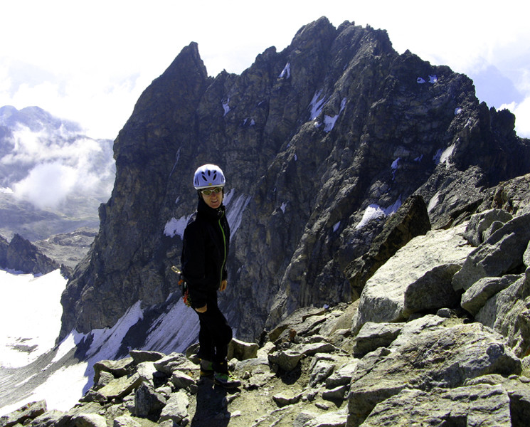 Au sommet du Piz Kesch, au fond : Keschgrat et Keschnadel