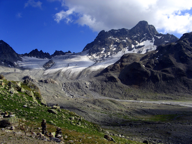 Le Piz Kesch vu de Keschhütte