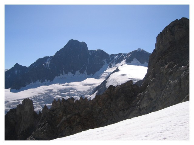 Aiguille des glaciers, face Est, côté Lée Blanche