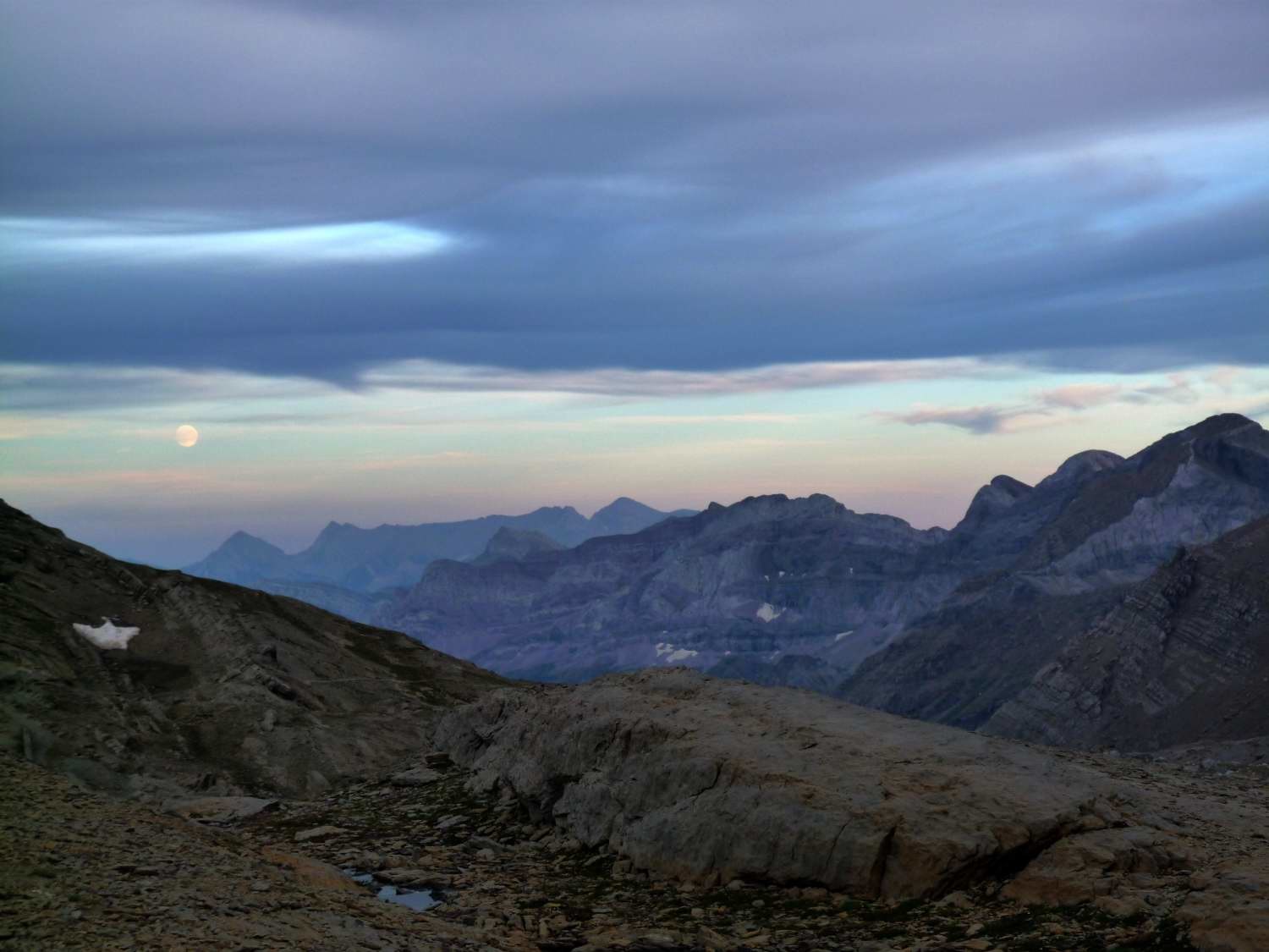 Coucher de lune (ça change du lever du soleil) au bivouac du lac glacé