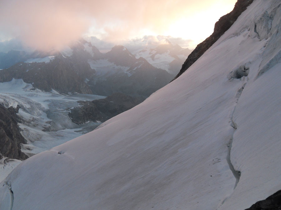 bas de la face ouest du Tiefmattenjoch