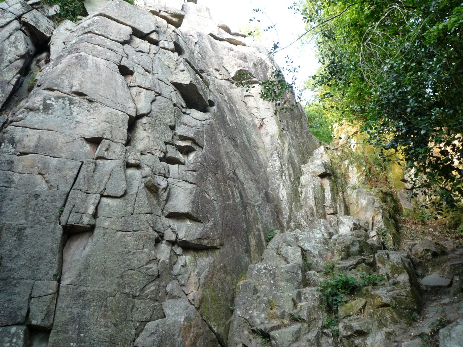 Rocher du Manis, secteur Grande Face bas