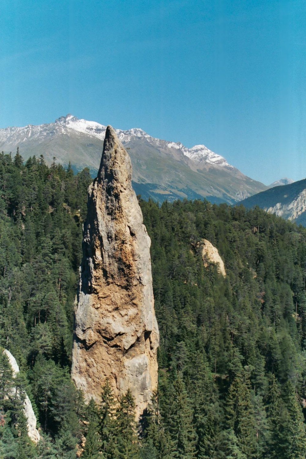 Le monolithe vu du sommet du Microlithe