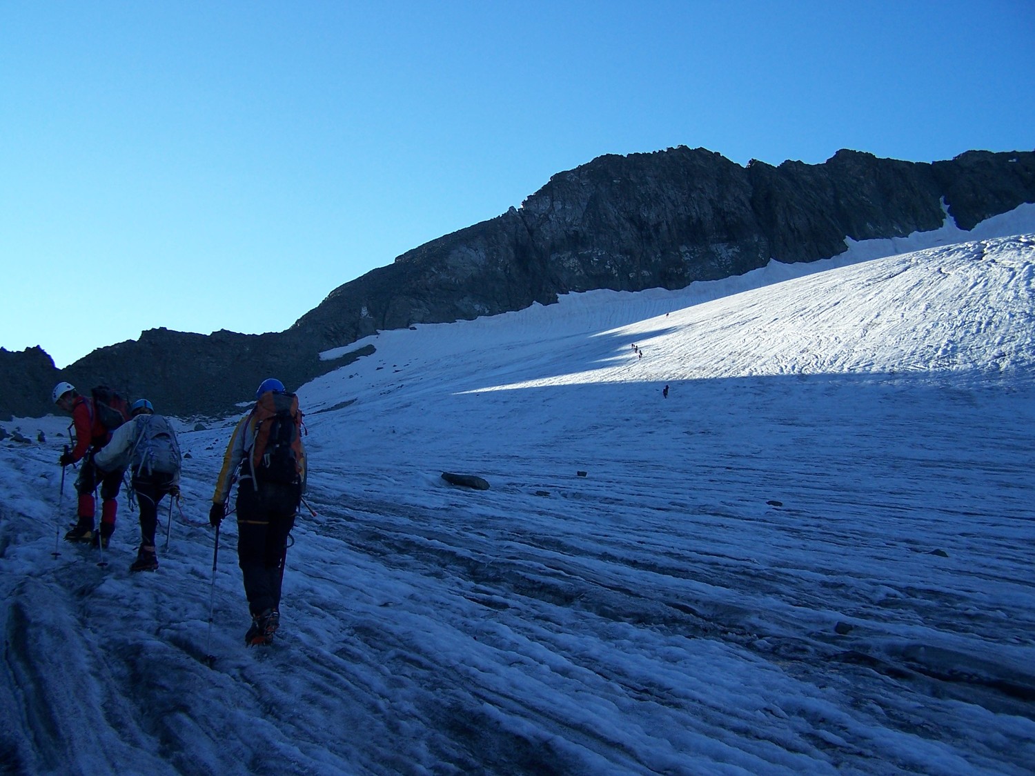 En montant au col d'Arnès, vu sur l'arête des roches rousses