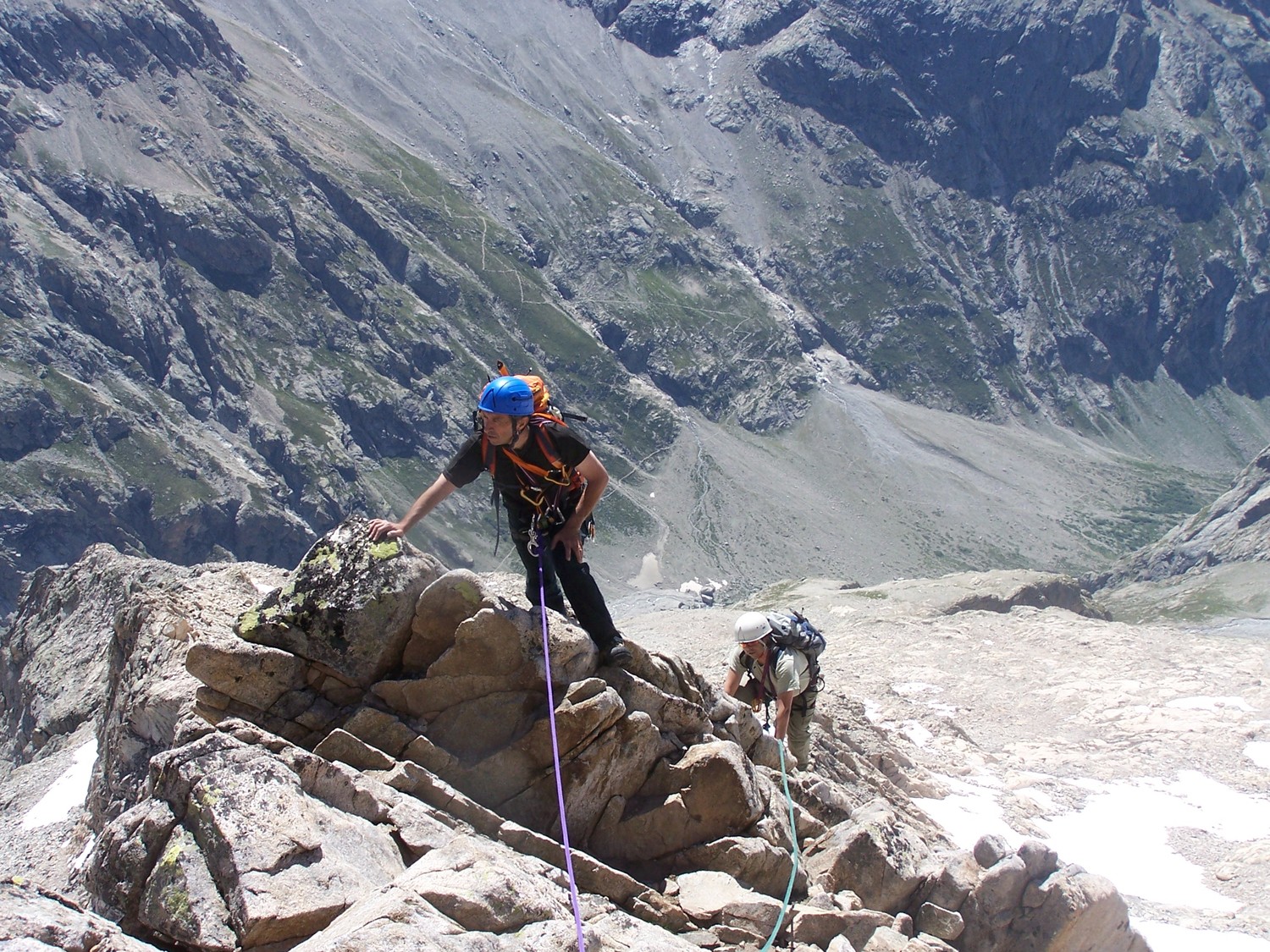 Rémi et Jérôme sur l'arête E de la tête N du Replat