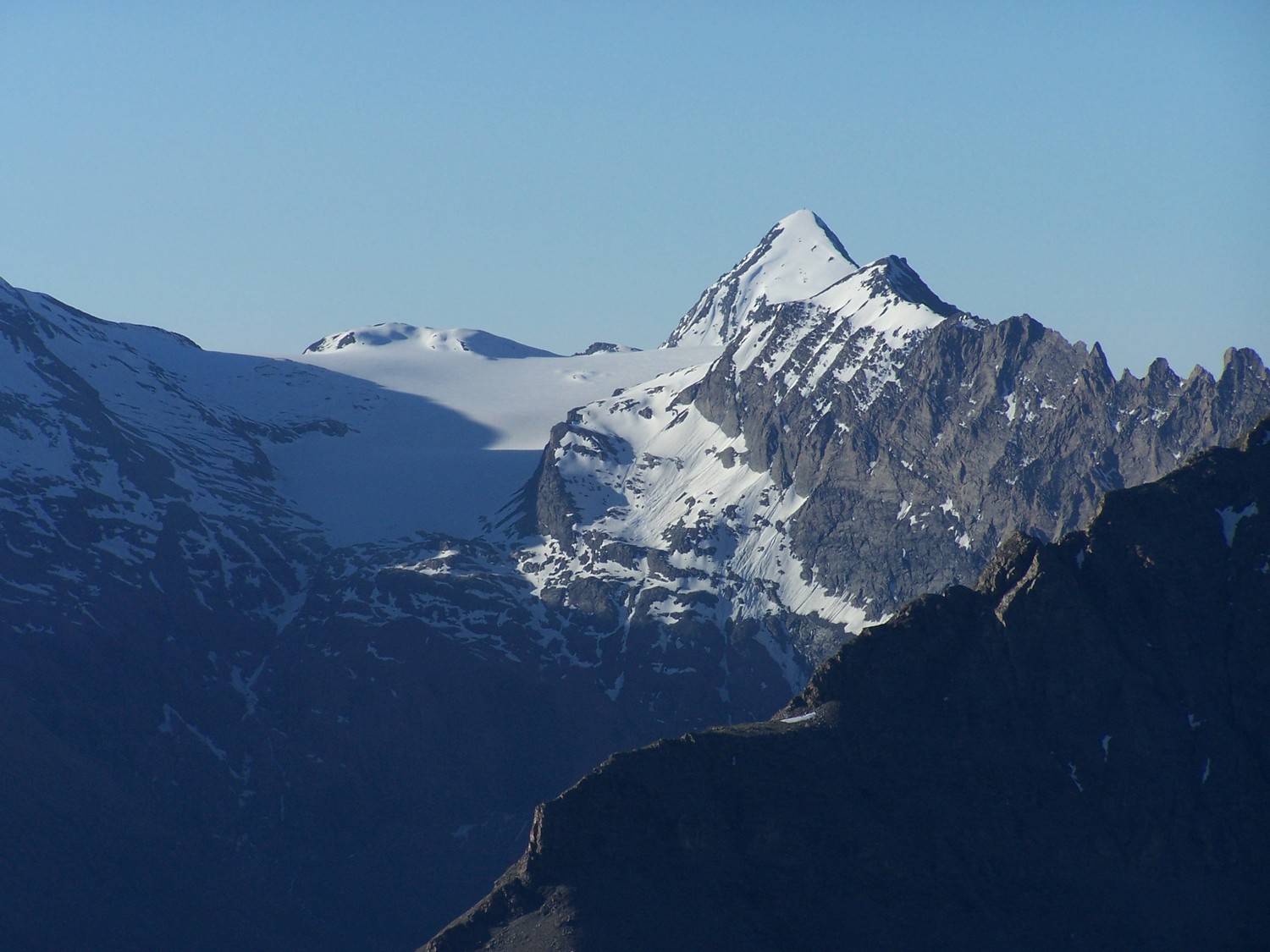 Rochemelon et la vallée du Ribon vu du col de Vallonbrun