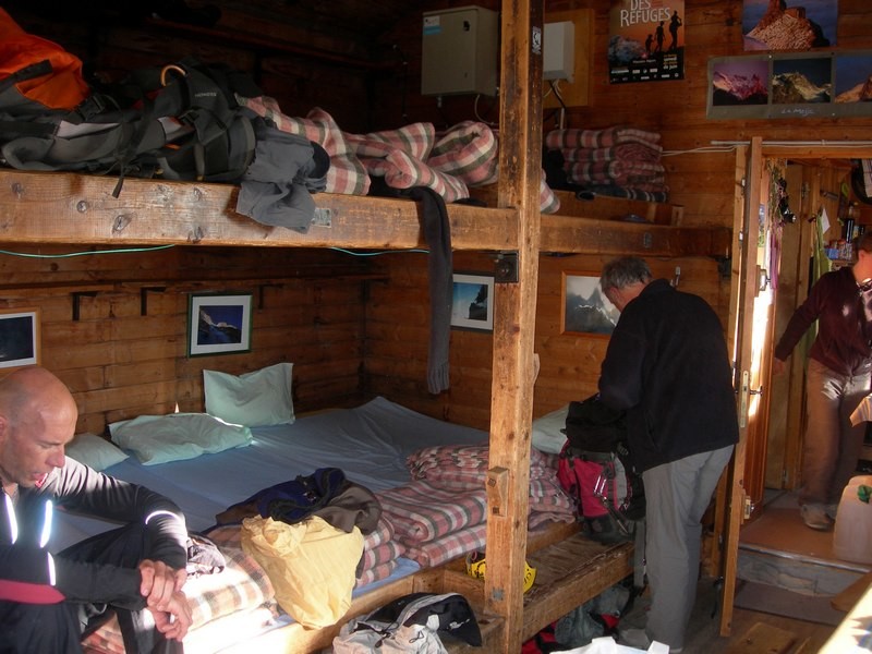 A l'intérieur du refuge de l'Aigle
