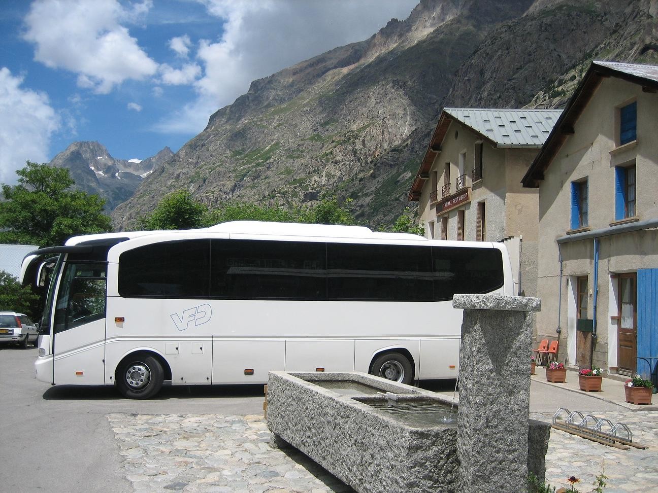 Le bus Transisère de la Bérarde