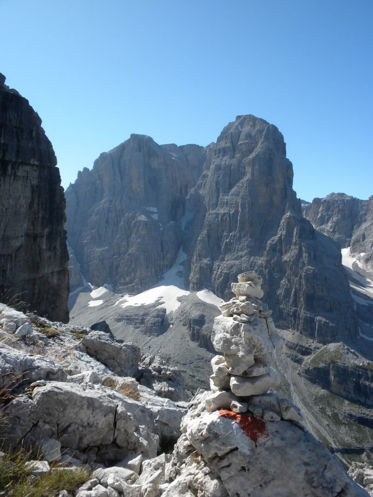 Sur le sentier SOSAT, vue sur le Crozzon