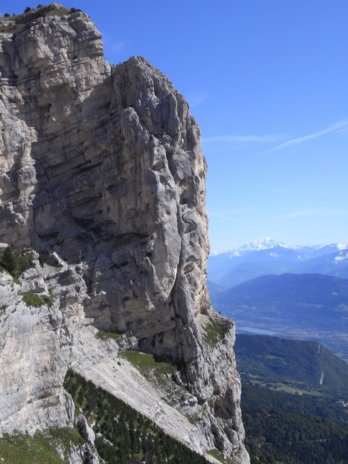 Le Pilier S avec le Mont Blanc