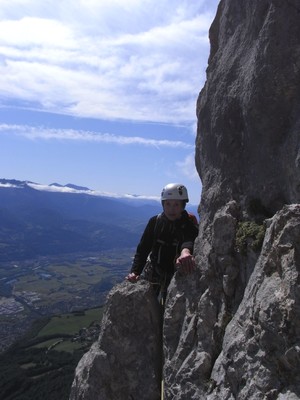 A la sortie de la fissure dièdre A la sortie de la fissure dièdre
