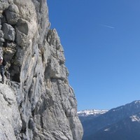 Via ferrata de Roche Veyrand sur fond d'Aulp du seuil