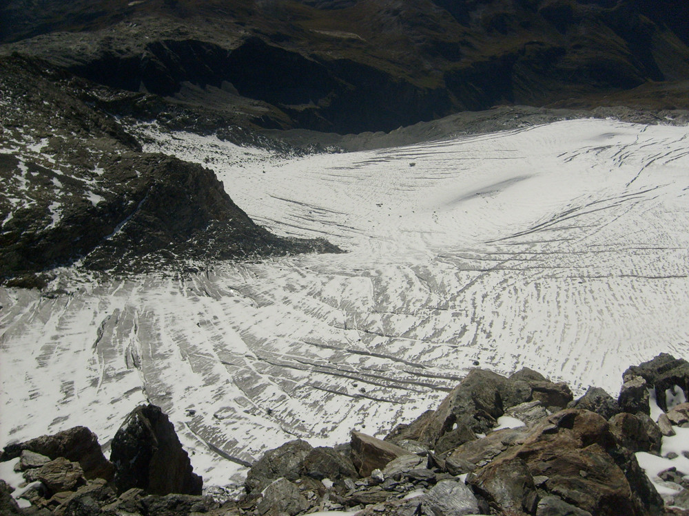 oui le glacier a pas mal de crevesses!