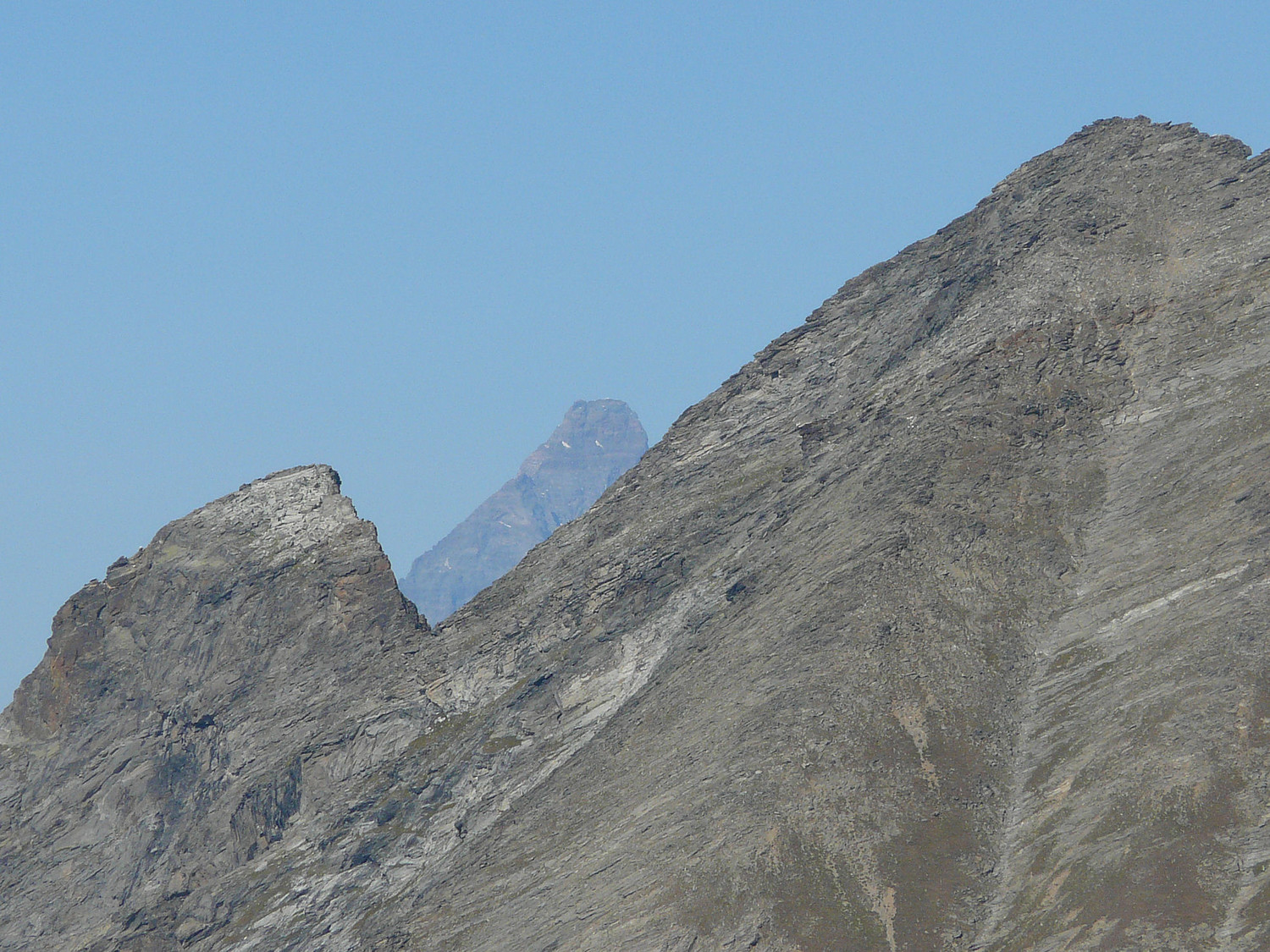 Un bout de Cervin dans le col entre le bec de Vio et le mont Rafrey