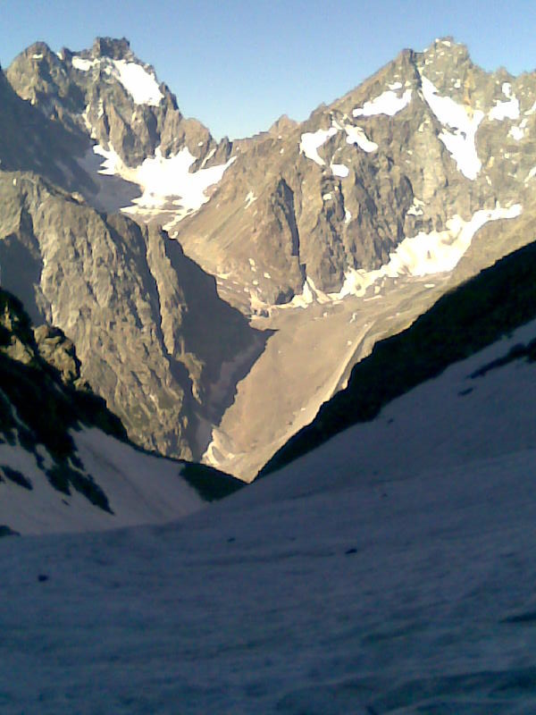 Dans la montée au col