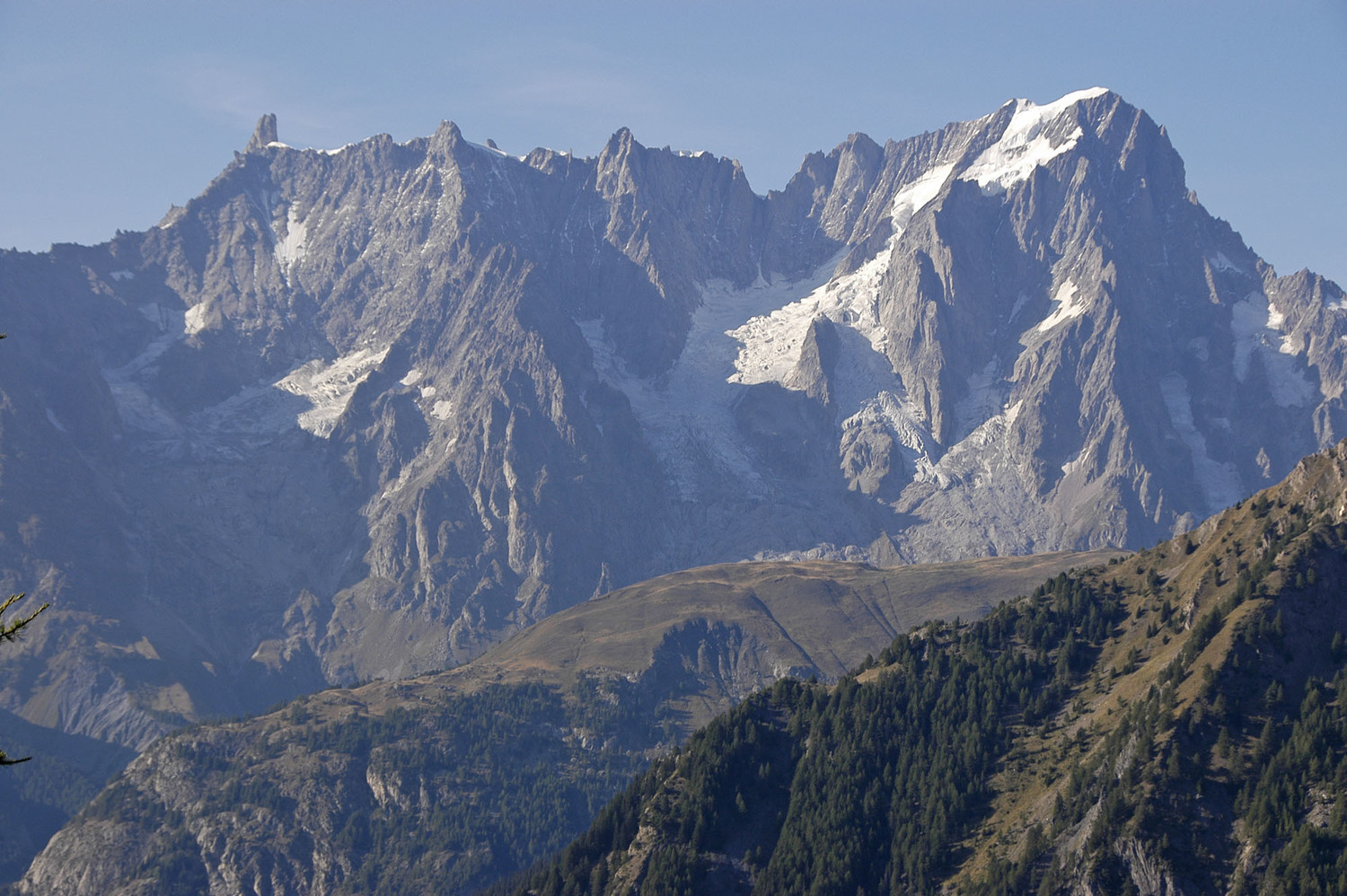 Traversée des Jorasses vu du S.