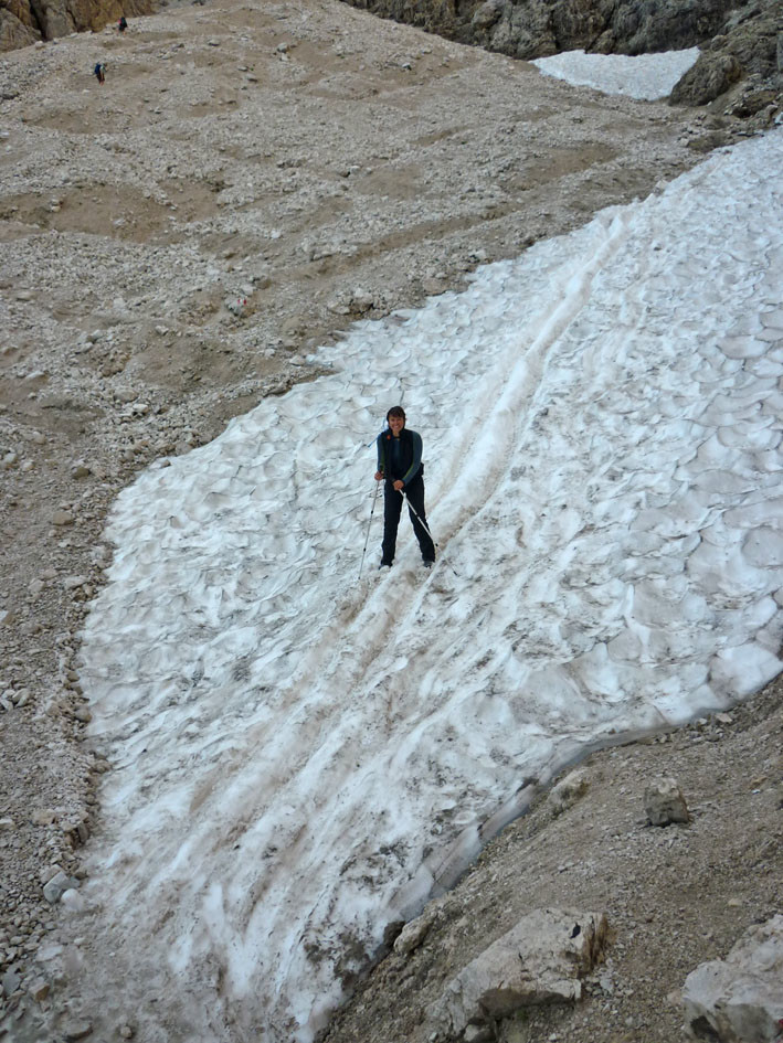 Descente du refuge...encore un peu de neige!
