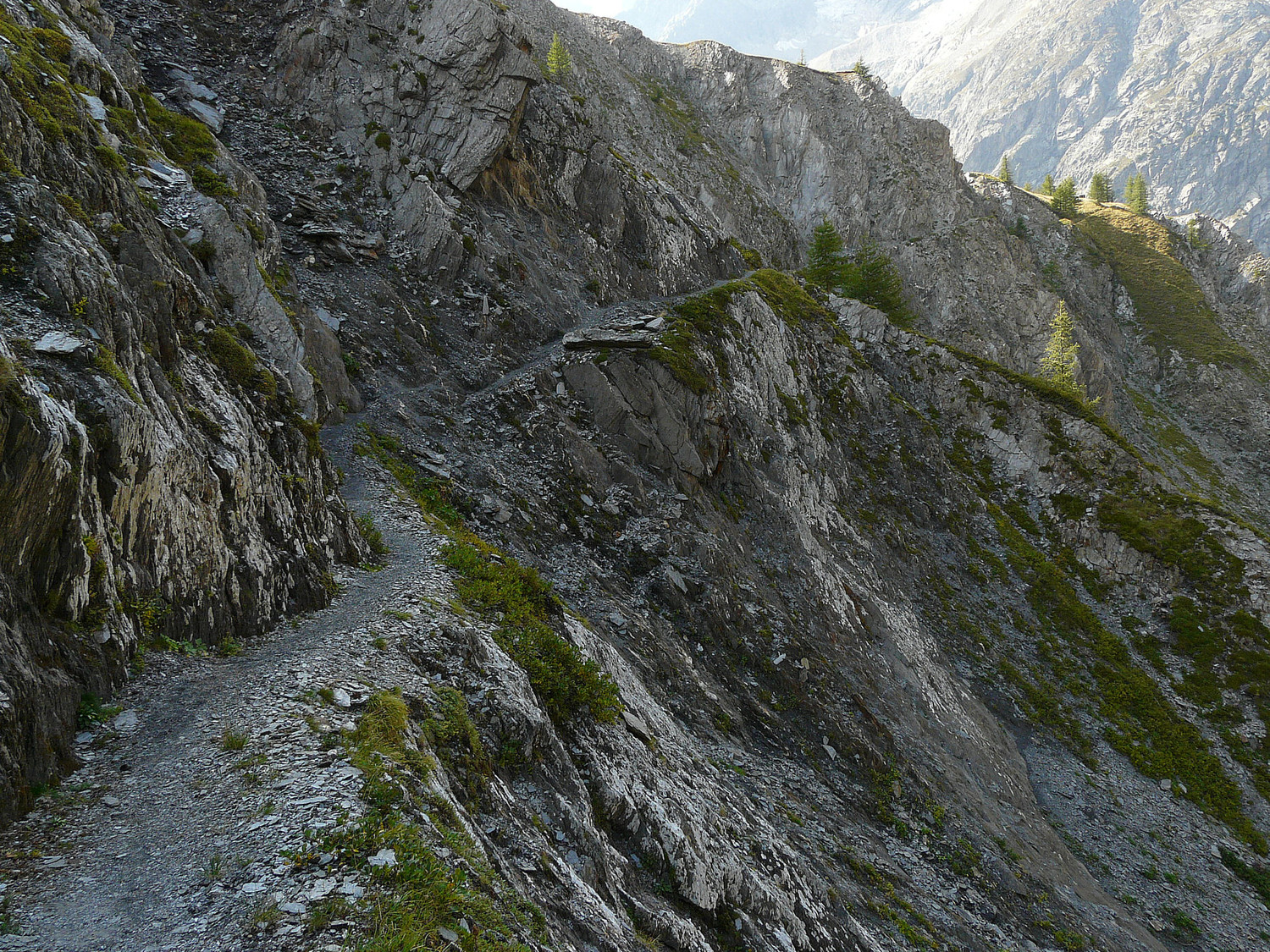 Chemin dans les gorges de Belle Combe