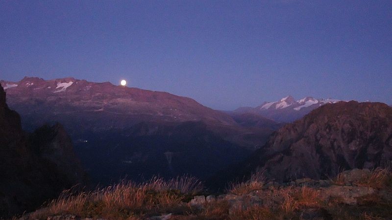 Lever de Lune sur les Grandes Rousse, vu de La Botte