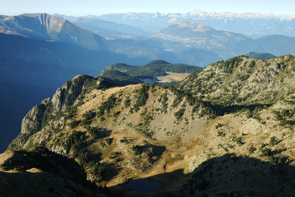 Vue plongeante sur la prairie de l'Arselle, vu de La Botte