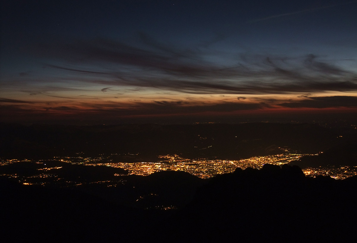 Le tapis de lumière grenoblois vu de Belledonne