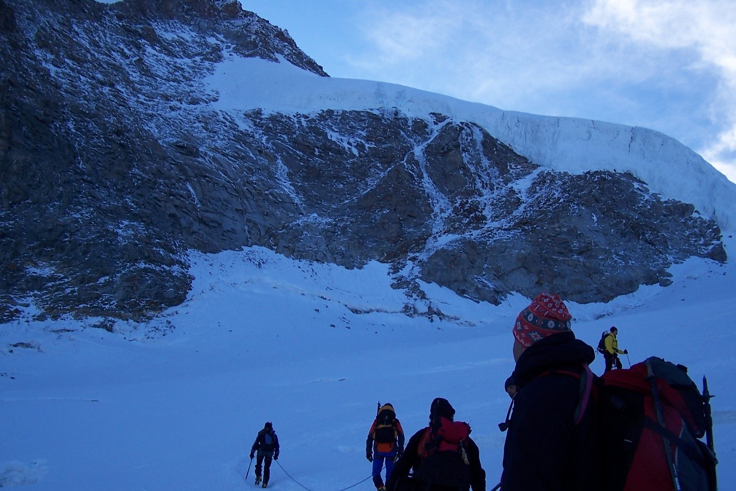 Sous les seracs sommitaux du Gd Paradis, glacier Laveciau