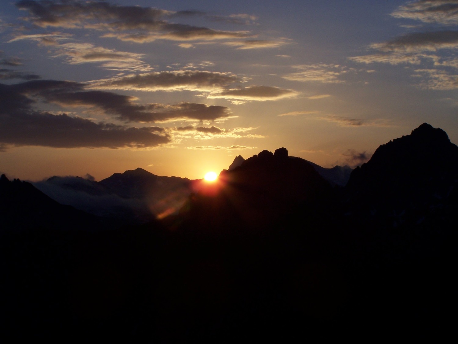 Levé du soleil sur les Cerces, depuis le couloir de la Clapière