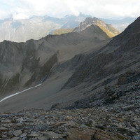 Le col du Ban Darray dans le prolongement de la pointe du névé, et vallon de la  Combette
