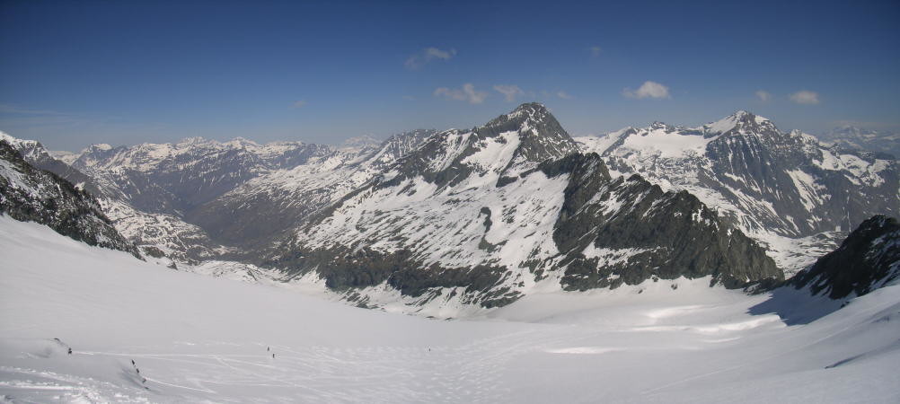 au sommet vue panoramique avec la Bessanèse au centre