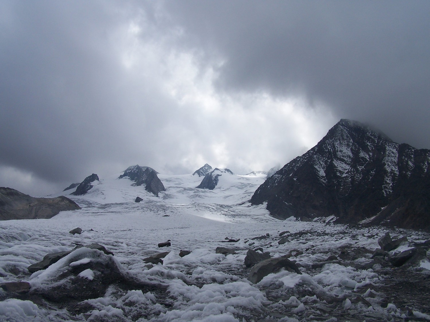 Sur le glacier de Gébroulaz, vu sur Peclet-Polset