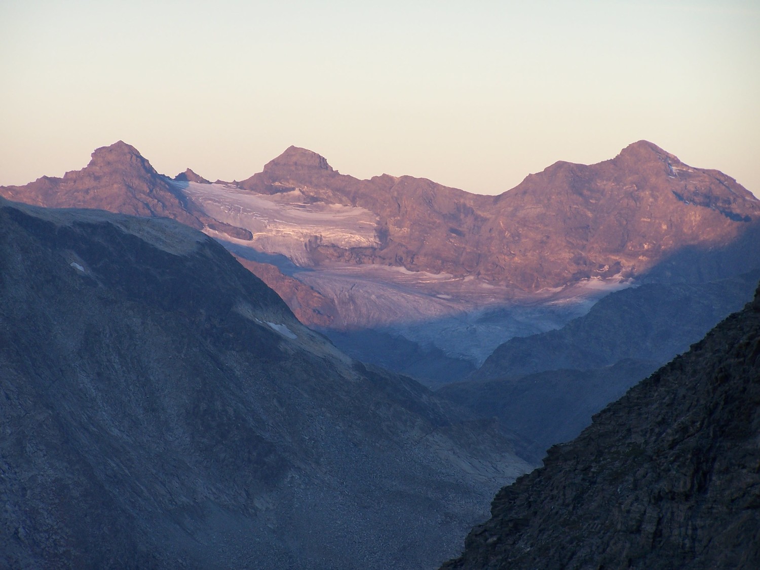 Levé du soleil sur les ptes Rénod et du bouchet vu du col de labby