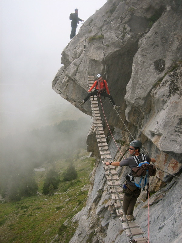 La preuve que nous sommes bien descendus par la via ferrata !!!