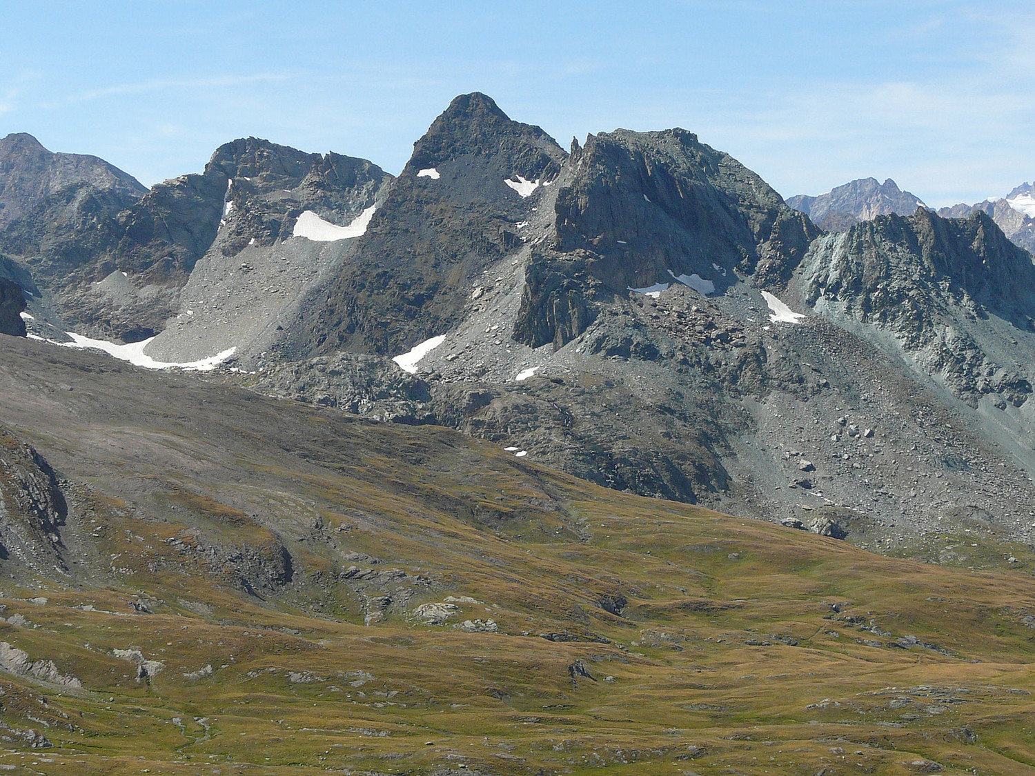 Pointe Noire (reconnaissable au centre) vallon d'Urtier (Grand Paradis, Cogne)