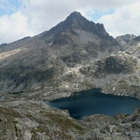 Le Palas et les lacs d 'Arrémoulit