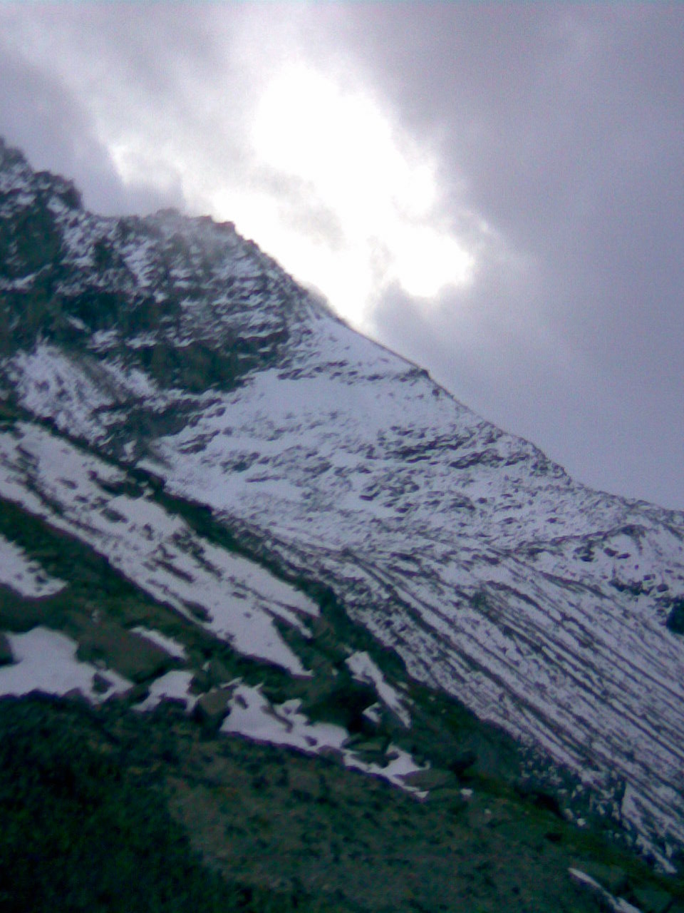 La face sud-sud-ouest vu depuis les sources supérieures de l'Arc
