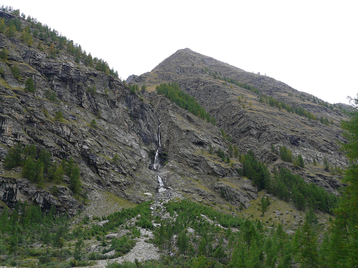 Le Bec du Vallon (Grand Paradis) et la cascade du Grand Vallon
