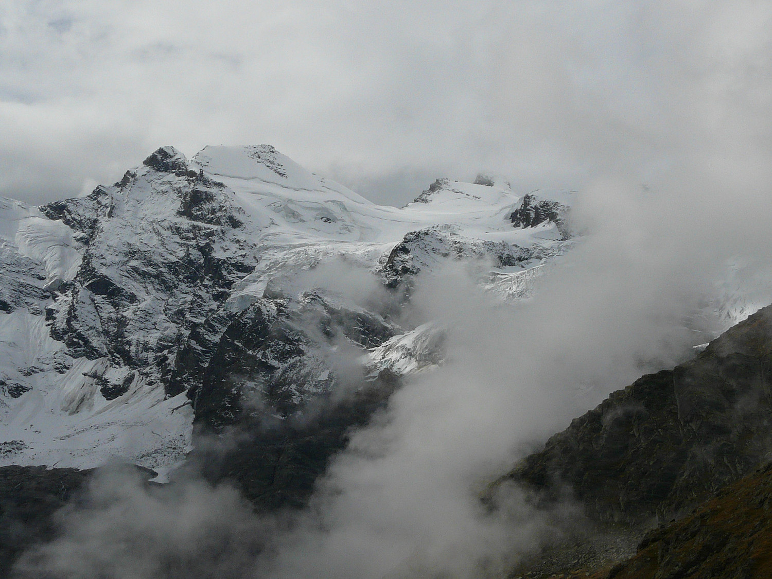 Belle éclaircie laissant apparaître la tête de la Tribulation (Grand Paradis)