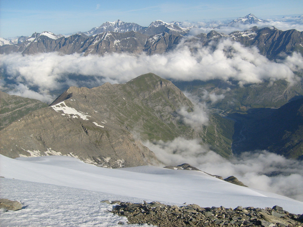 Du sommet à la vallée 2000m