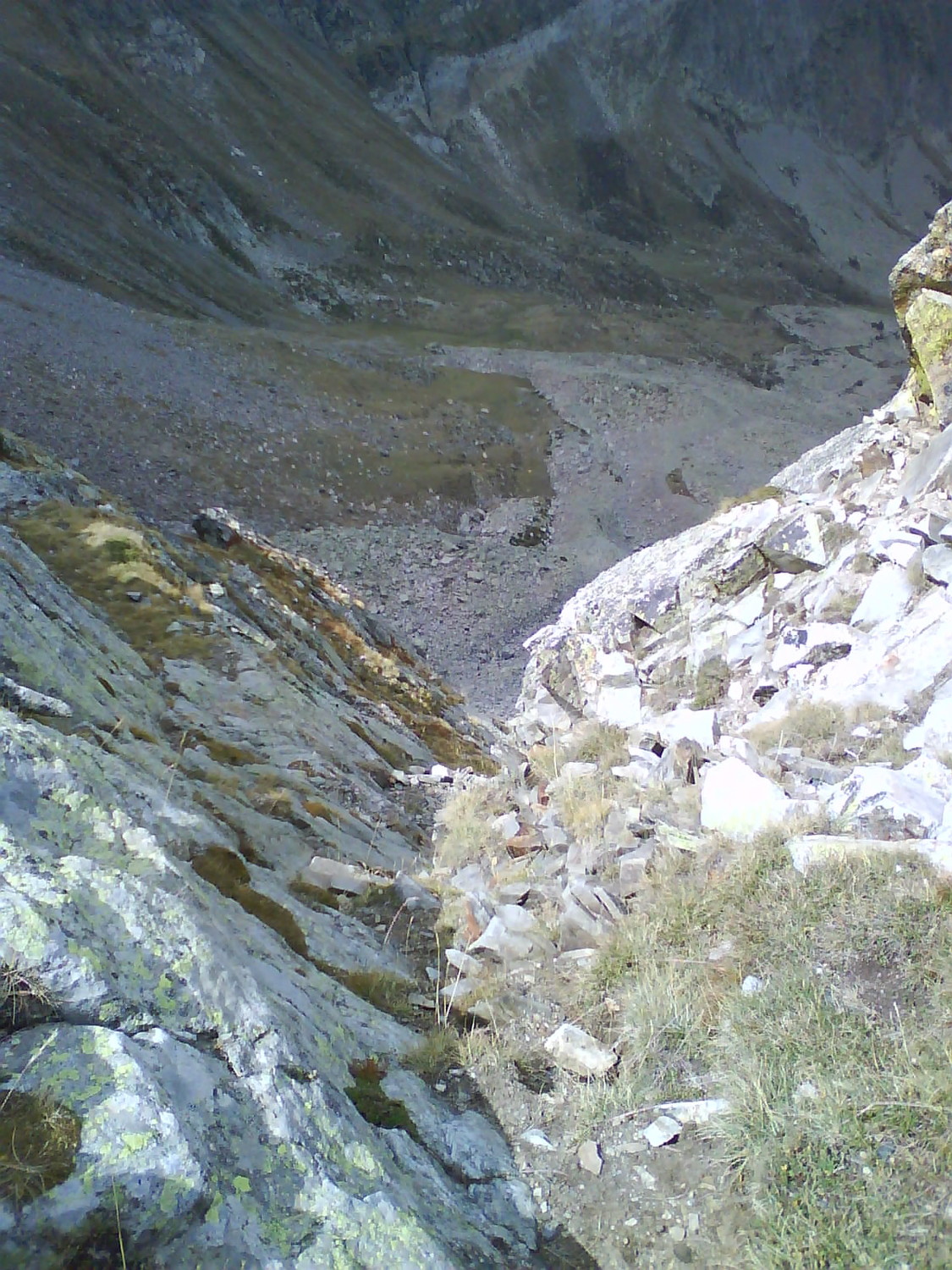 Le couloir montant au pas du port vu d'en haut