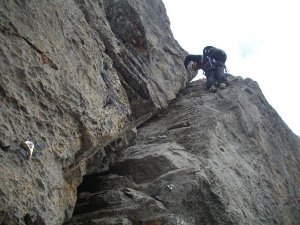 Dièdre 4c après la Dalle des pionners (2er pas, pas évident en grosse)