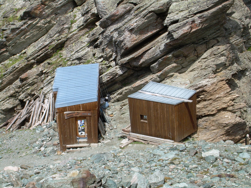 Cabanes du gr Col toche-gra = aubaine!!!