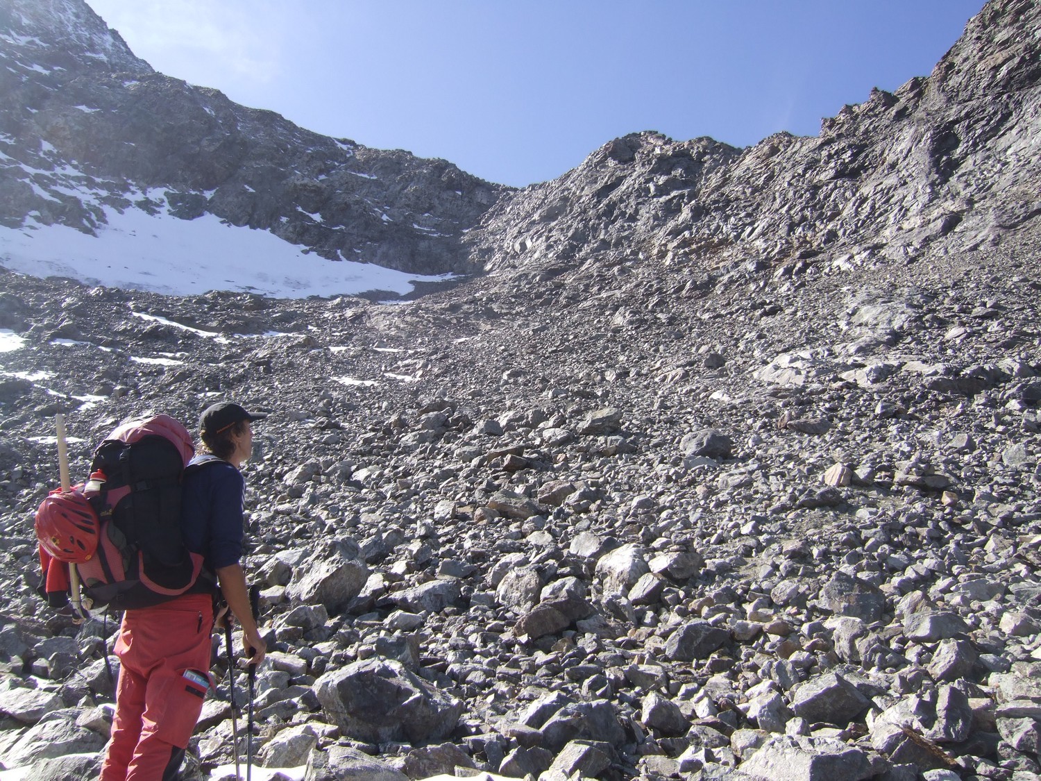 Vers 2300m ... des pierriers qui n en finissent pas !