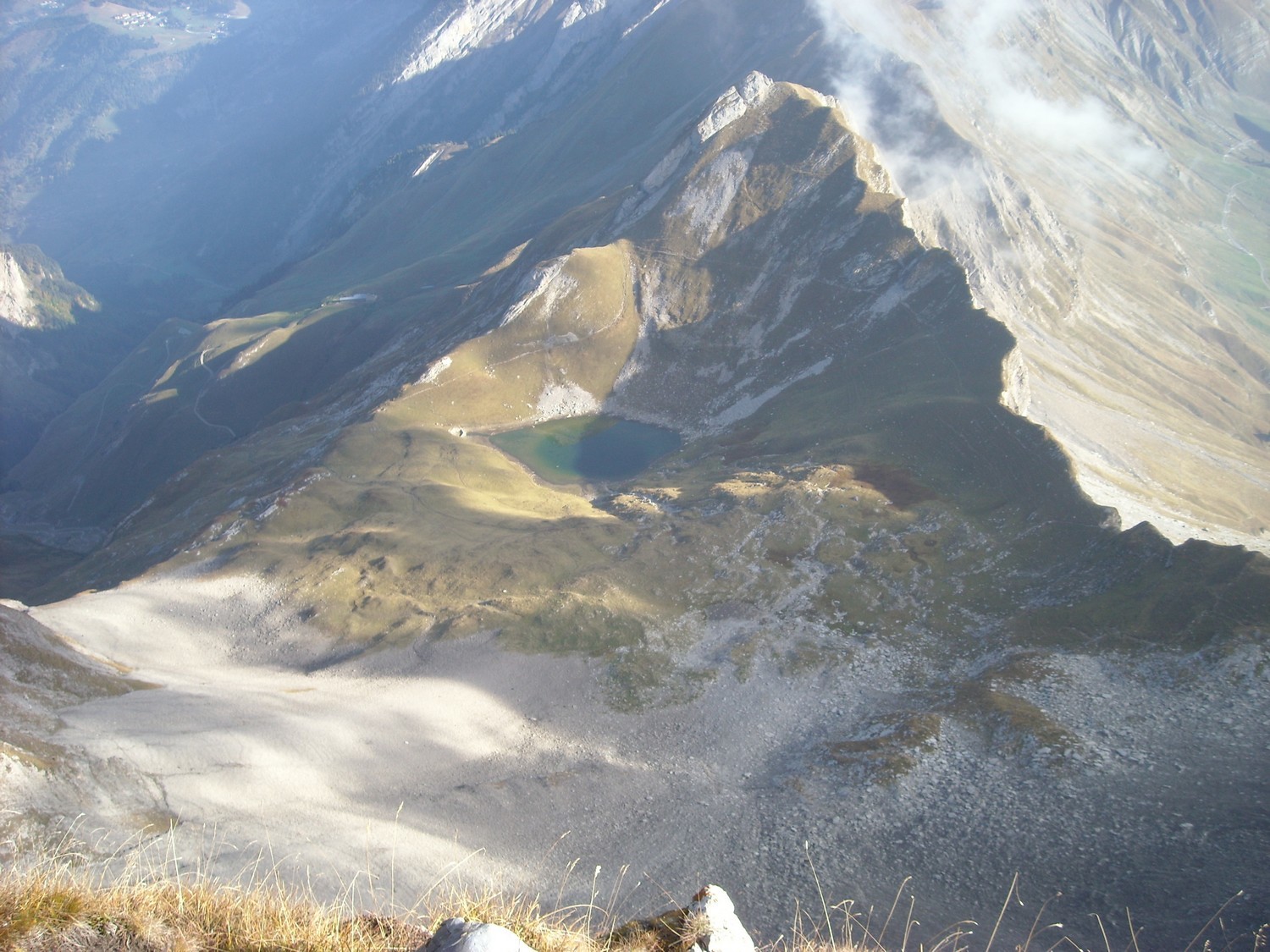 Le lac depuis le sommet.