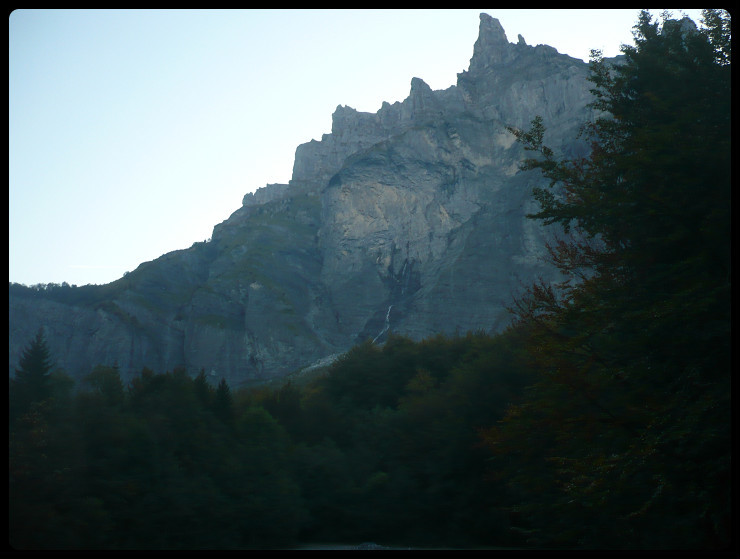 C'est là-dedans qu'on se balade pour accéder au vallon de Tenneverge!