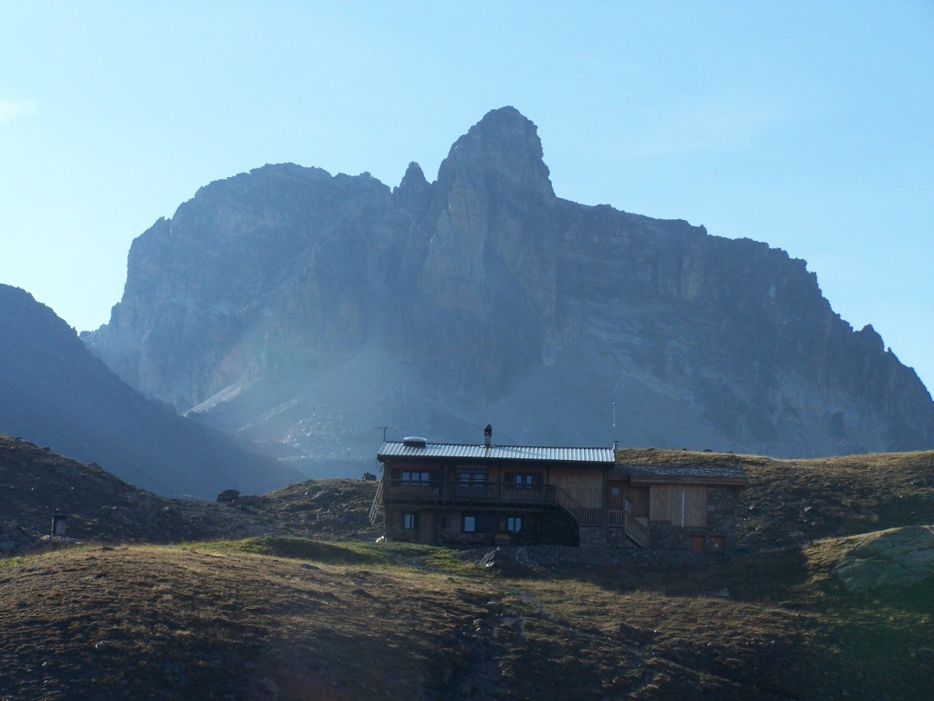 Le refuge du Thabor et le Cheval Blanc.