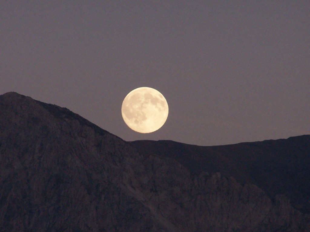 Levé de lune sur le grand argentier.