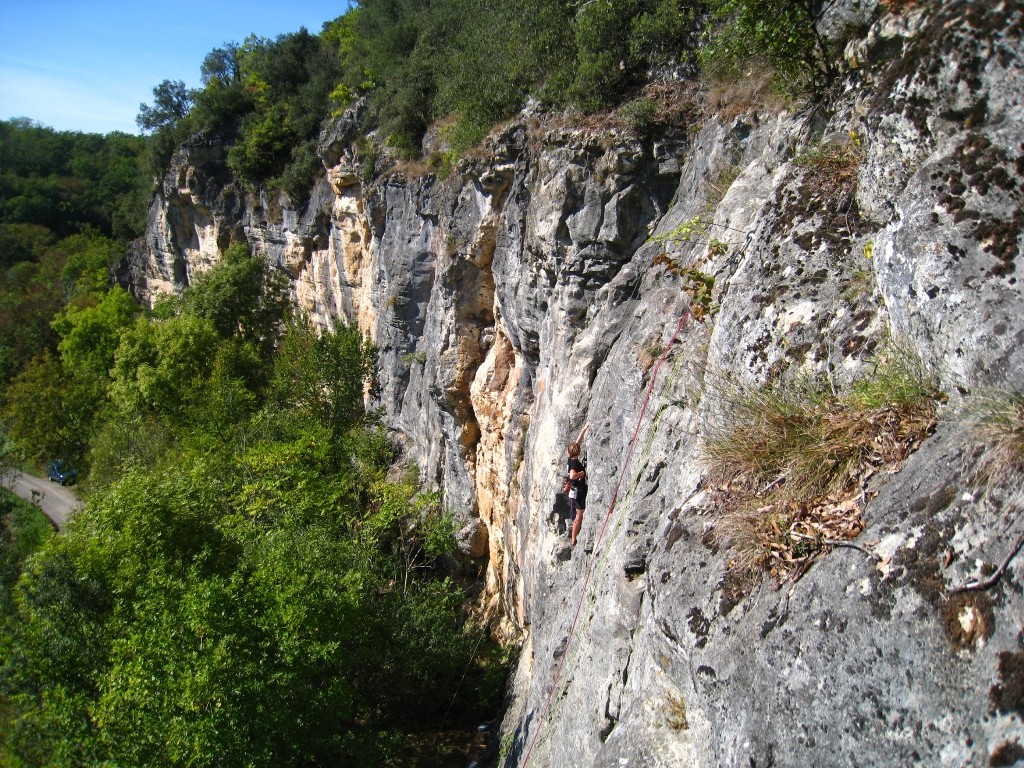 Milhac, la falaise des corbeaux